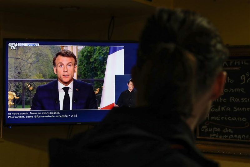 Emmanuel Macron reconnaît le rejet de la réforme des retraites par les Français et tente de tourner la page