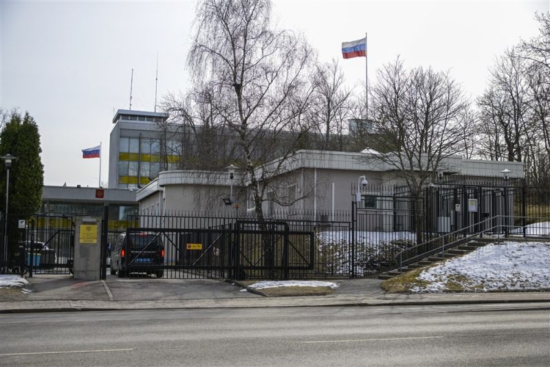 La Suède expulse cinq diplomates russes accusés d’espionnage