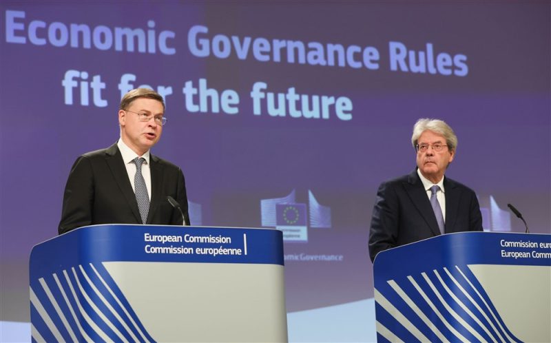 Réforme des règles budgétaires : la Commission européenne fait un pas vers Berlin