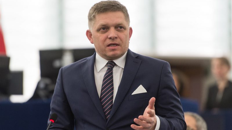 Le parti de l’ancien Premier ministre slovaque Robert Fico en tête des sondages