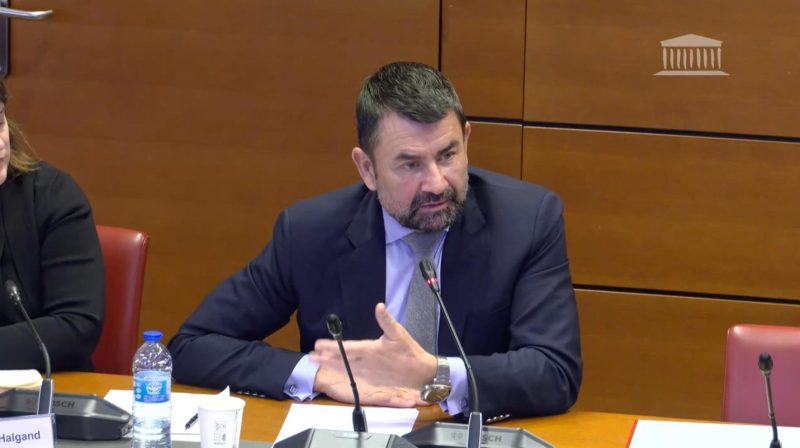 « Uber a mené Bercy en bateau » pour ne pas payer d’impôts en France, selon le lanceur d'alerte des « Uber Files »