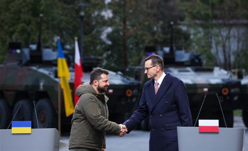 Volodymyr Zelensky promet une solution au problème des céréales ukrainiennes qui inondent le marché polonais