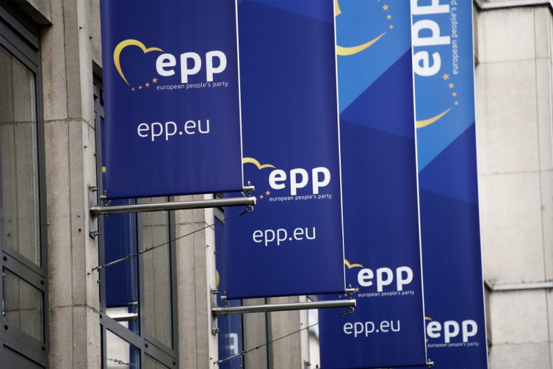 La police belge fait irruption au siège du PPE à Bruxelles