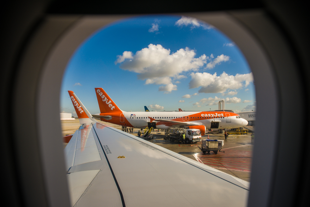 Paris,,France,-,February,10,,2018,-,An,Easyjet,Commercial