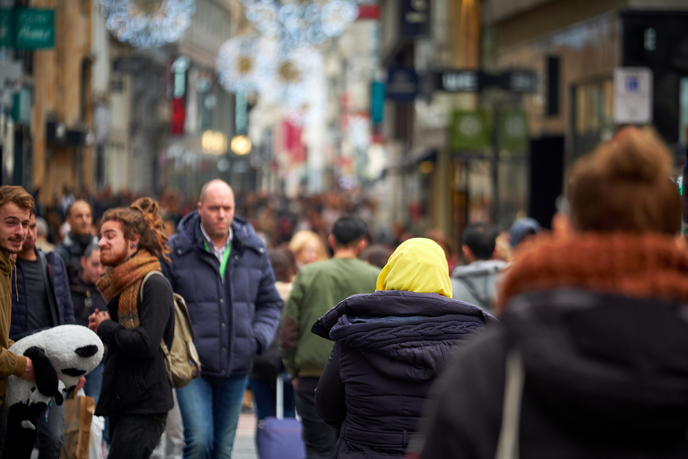 Brussels,,Belgium,,December,2,,2016:,Muslim,Woman,Wearing,Veil,Walks