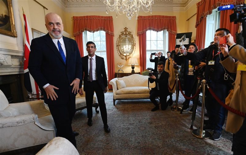 Le Royaume-Uni en pleine « dépression nerveuse » sur l’immigration, selon le Premier ministre albanais