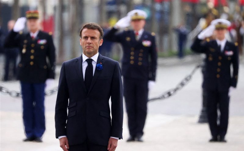Commémorations du 8-Mai : le climat social ternit l'hommage d'Emmanuel Macron aux resistants