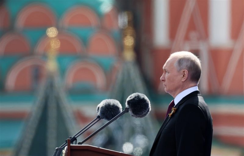 La Russie commémore la victoire sur l'Allemagne nazie dans l'ombre des revers en Ukraine