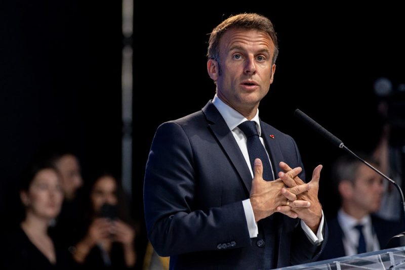 À Bratislava, Emmanuel Macron courtise l’Europe de l’Est