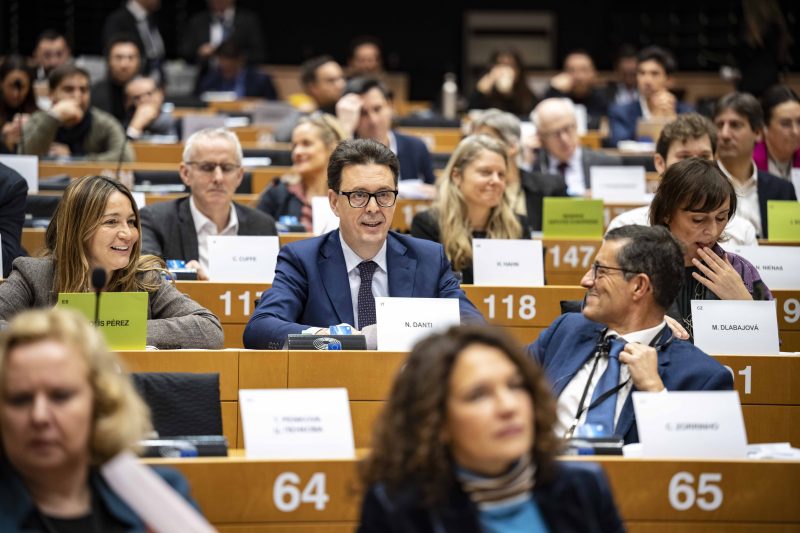 Cybersécurité : le Parlement européen entame les négociations sur les règles pour les appareils connectés