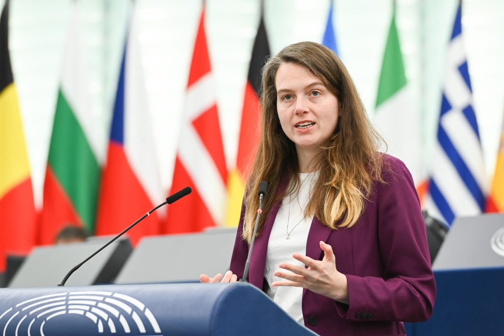 EP-148525J_Plenary_19_Uganda