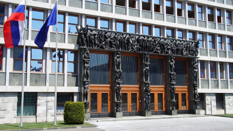Slovénie : les retraités manifestent pour exiger de nouvelles élections
