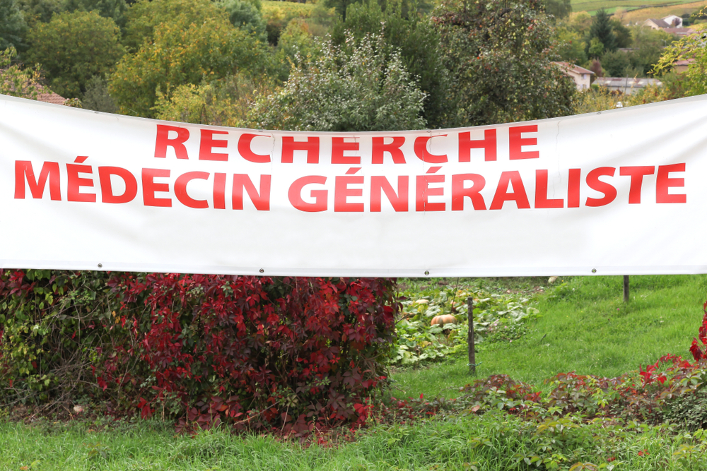 Searching,For,A,General,Practitioner,Or,Doctor,On,A,Banner