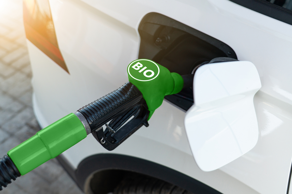 Refueling,The,Car,With,Biofuel
