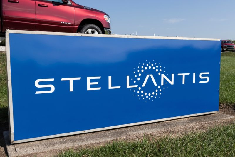 Le gouvernement italien lance un ultimatum au géant de l’automobile Stellantis pour retards et engagements non tenus