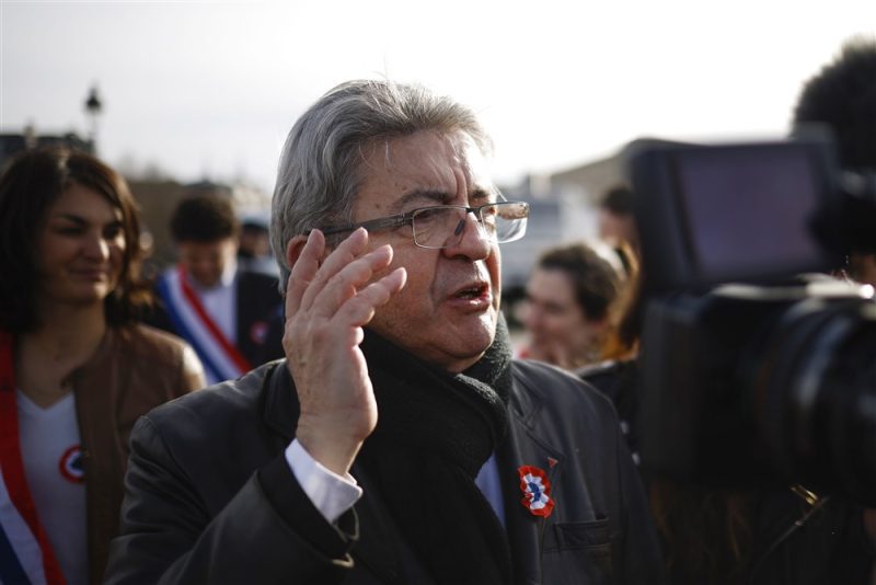 Jean-Luc Mélenchon appelle à répartir les migrants "d'autorité" dans les pays européens