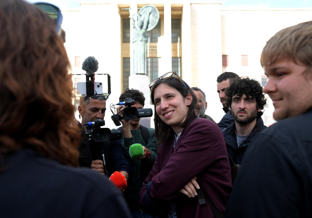 Giuseppe Conte visits students&rsquo; tent city at a university in Rome