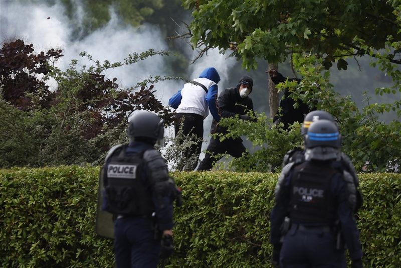 Adolescent tué : le gouvernement craint l’escalade