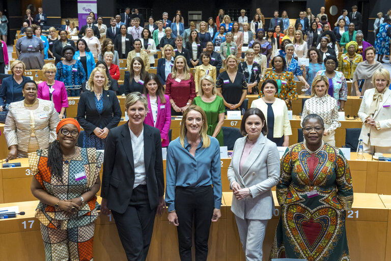 Des femmes du monde entier à Bruxelles pour promouvoir la participation féminine en politique