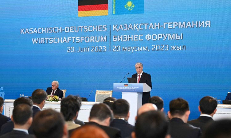 Frank-Walter Steinmeier ouvre la voie aux entreprises allemandes au Kazakhstan