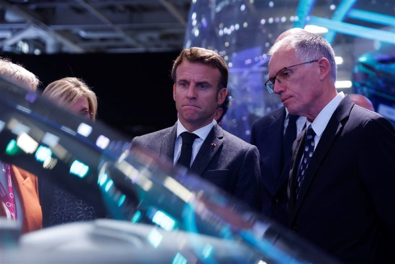 Stellantis s'engage à produire davantage de véhicules en Italie