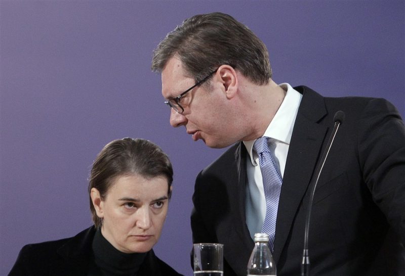 Liberté des médias : l’UE fait pression pour que la Serbie remédie à sa situation « sans délai »