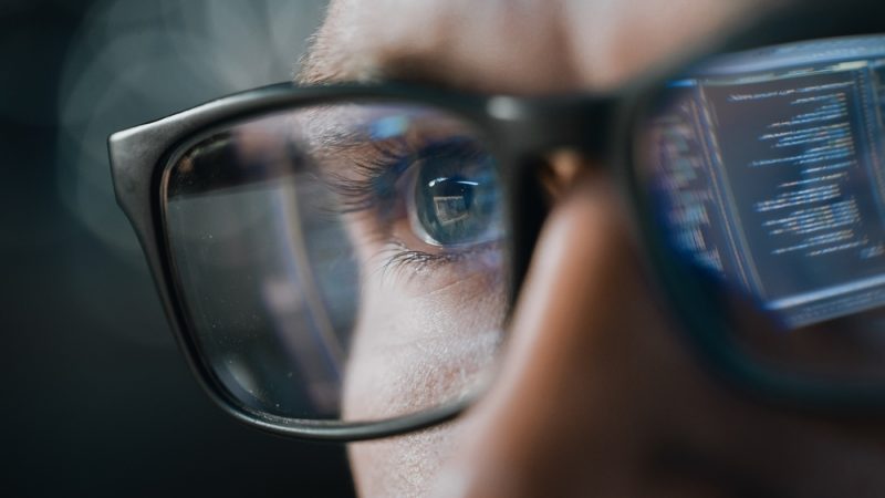 Haine en ligne : les défis des audits de conformité des plateformes