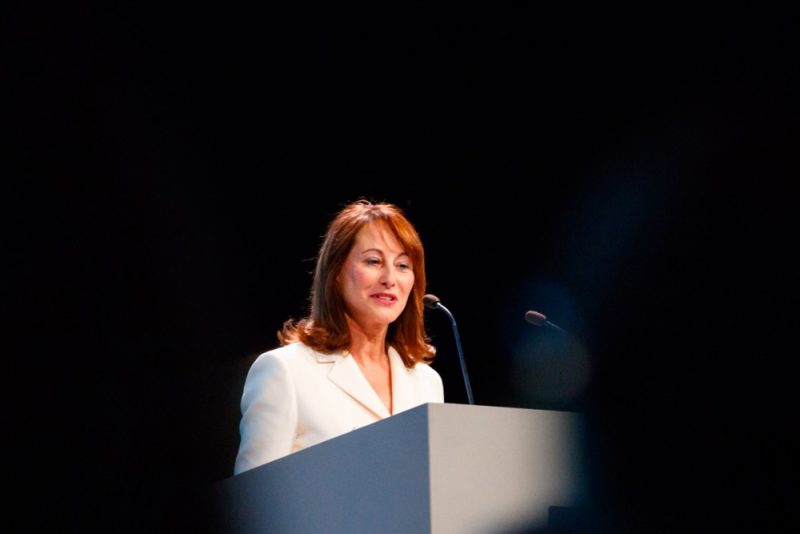 Les offres de Ségolène Royal fraîchement accueillies au PS et chez les Verts