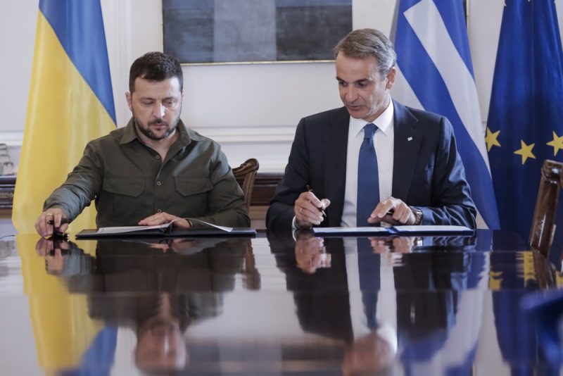 La Grèce propose de former des pilotes ukrainiens aux F-16
