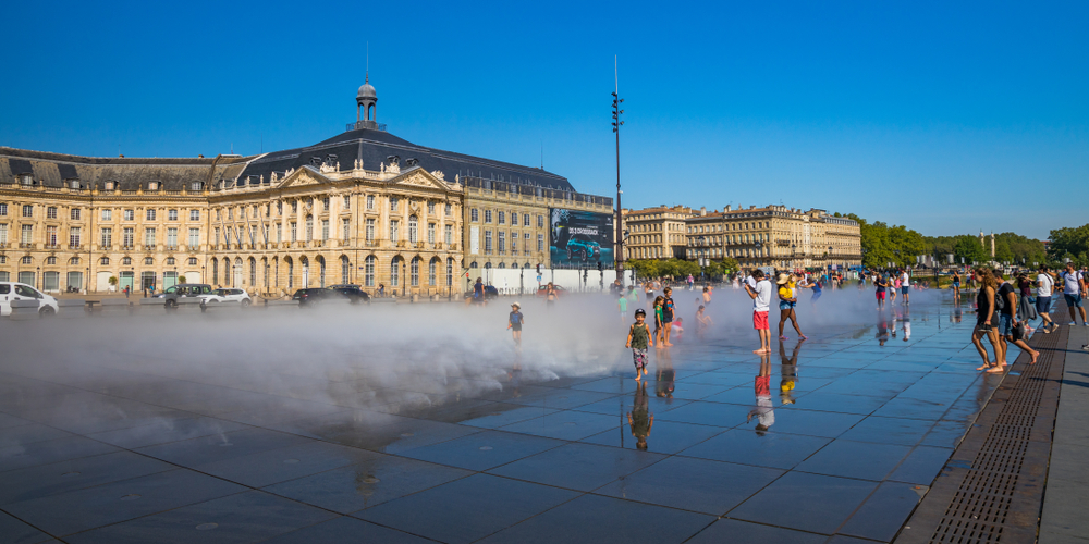 Bordeaux,,France,-,July,2019,:,Tourists,And,Kids,Having