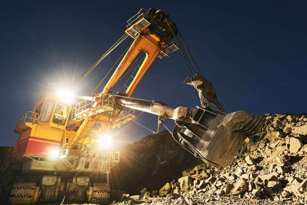 Mining,Construction,Industry.,Excavator,Digging,Granite,Or,Ore,In,Quarry