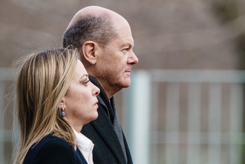 Giorgia Meloni demande à Olaf Scholz d’expliquer le financement allemand d’ONG en Mediterranée