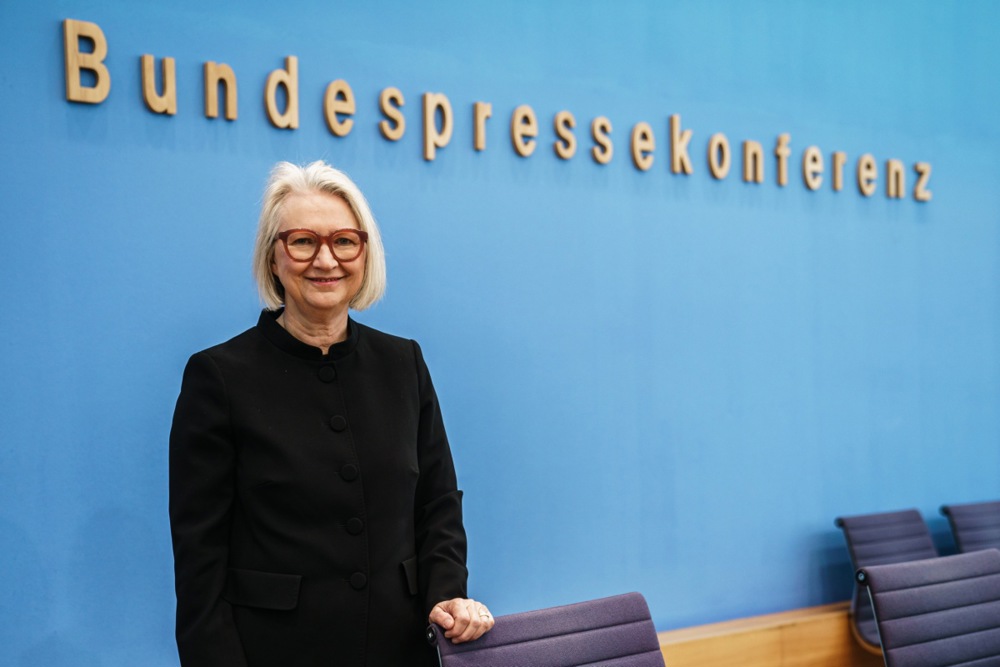 German council of economic experts presents updated 2023/24 economic forecast