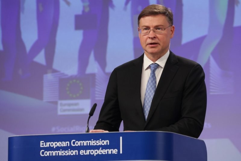 En Chine, des entreprises européennes "inquiètes", selon le commissaire au Commerce