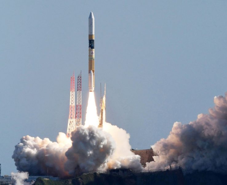 Décollage d’une fusée japonaise avec un atterrisseur lunaire à bord
