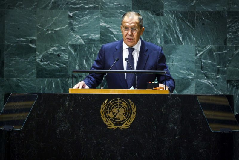 Sergueï Lavrov accuse les Occidentaux de combattre « directement » la Russie en Ukraine