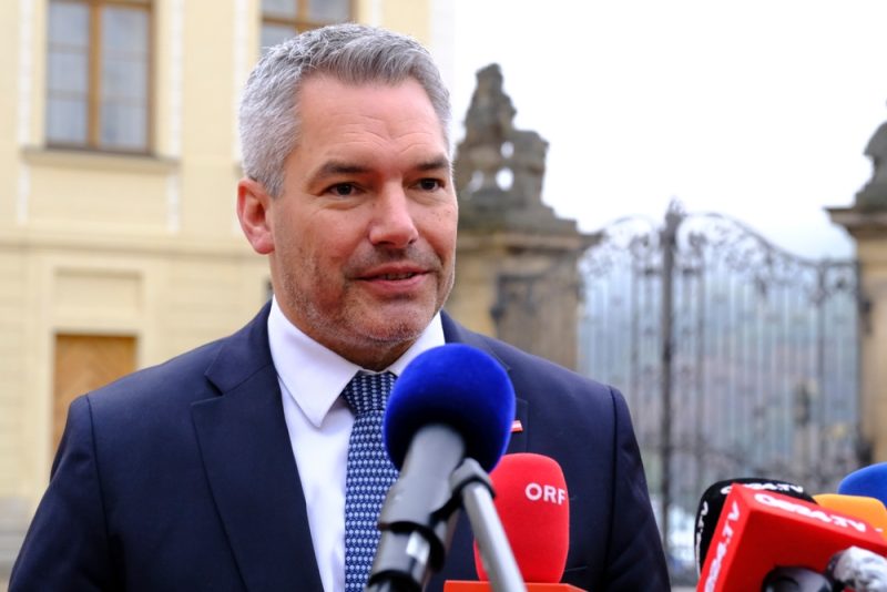 En Autriche, le centre droit cherche à stopper la montée de l’extrême droite
