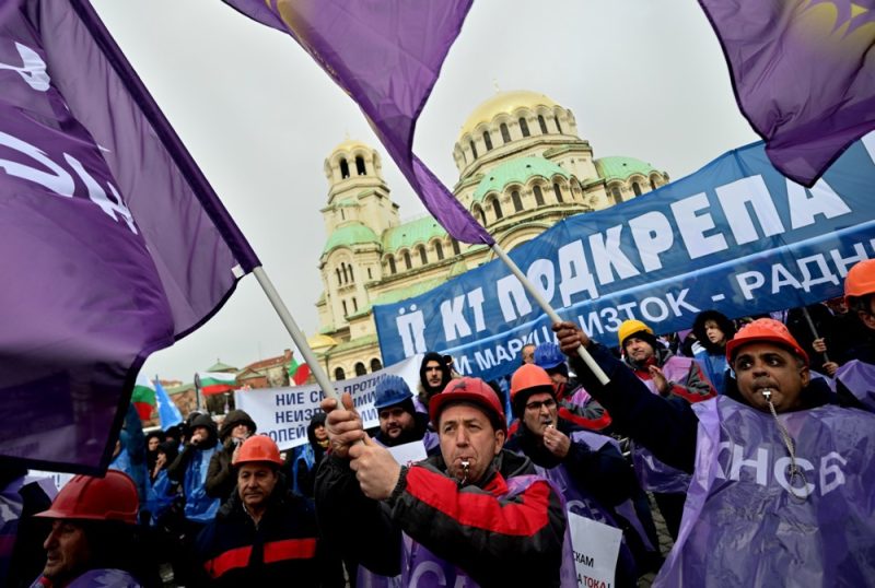 Abandon du charbon en Bulgarie : les mineurs continuent de protester