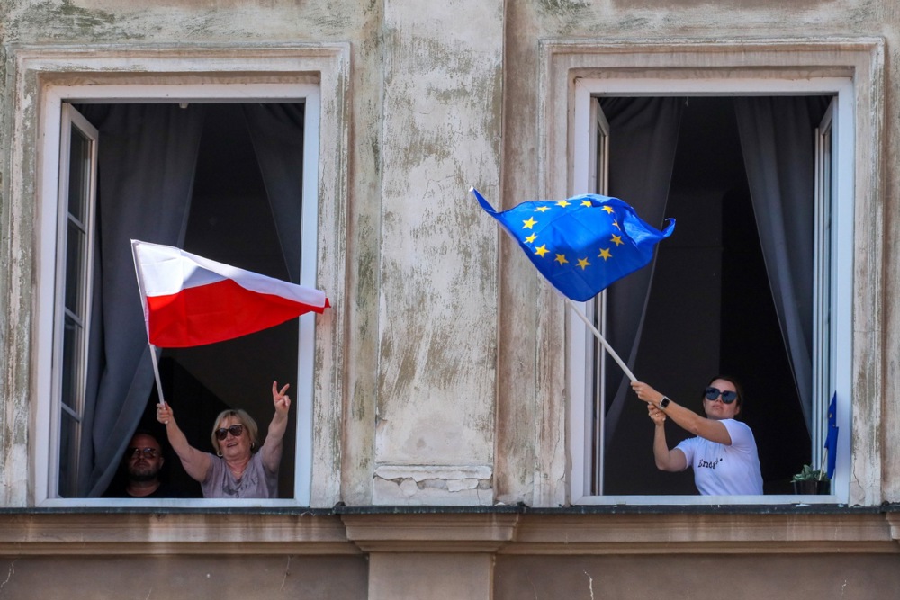 Opposition parties protest in Poland