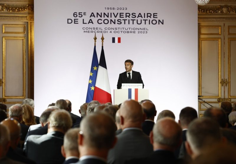 Emmanuel Macron lance les travaux pour une révision de la constitution