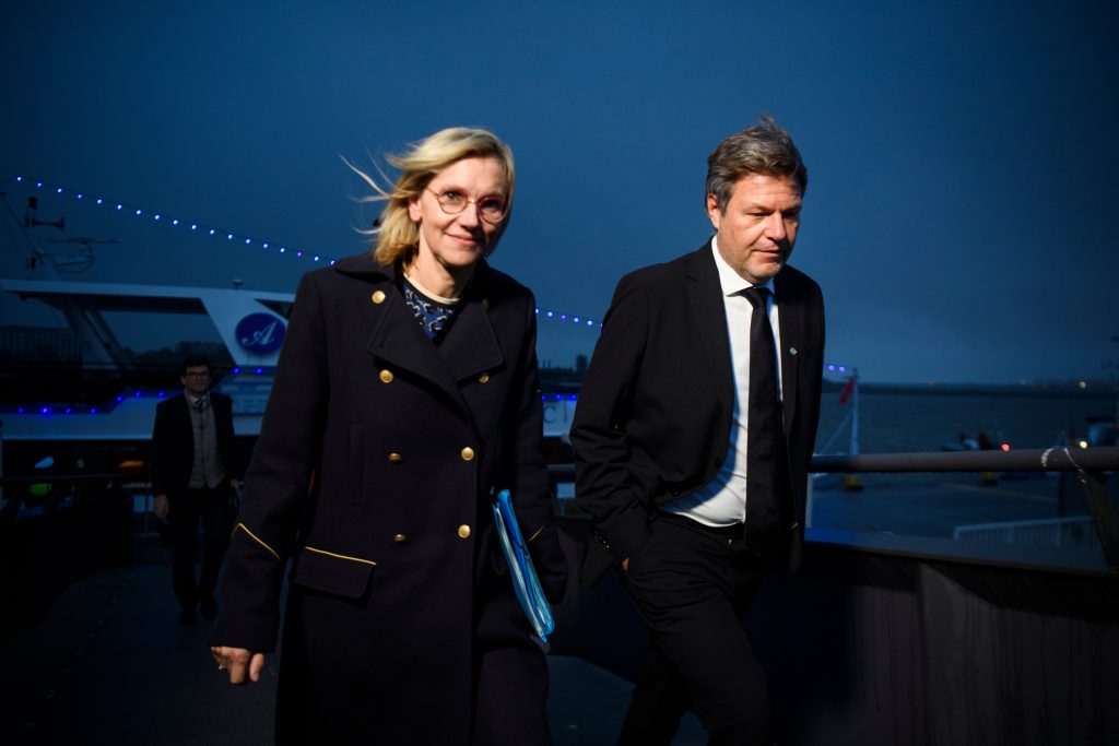 French-German cabinet meeting in Hamburg