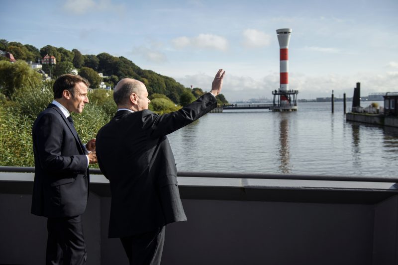Olaf Scholz et Emmanuel Macron, soucieux d'améliorer les relations, cherchent le prochain Airbus