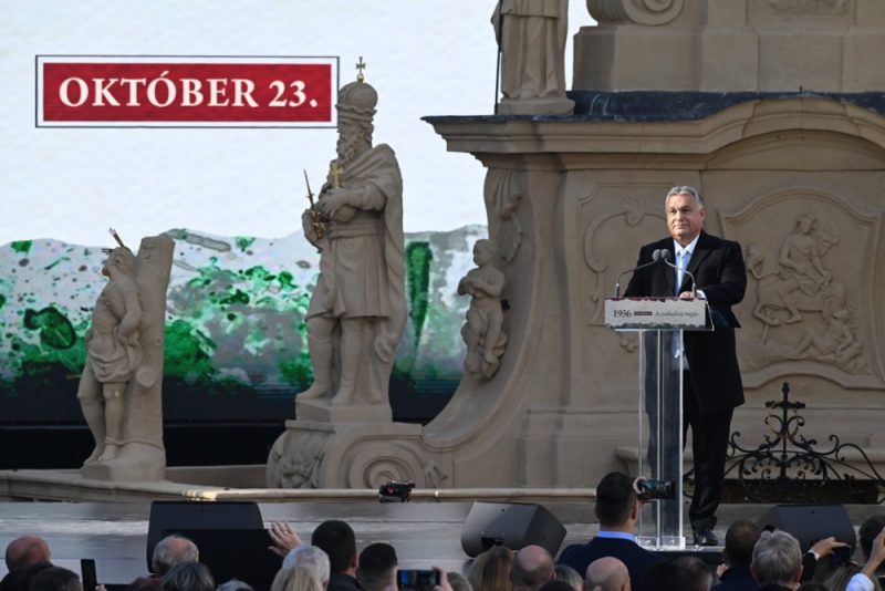 Viktor Orbán compare l'UE à une «mauvaise parodie» de l'Union soviétique