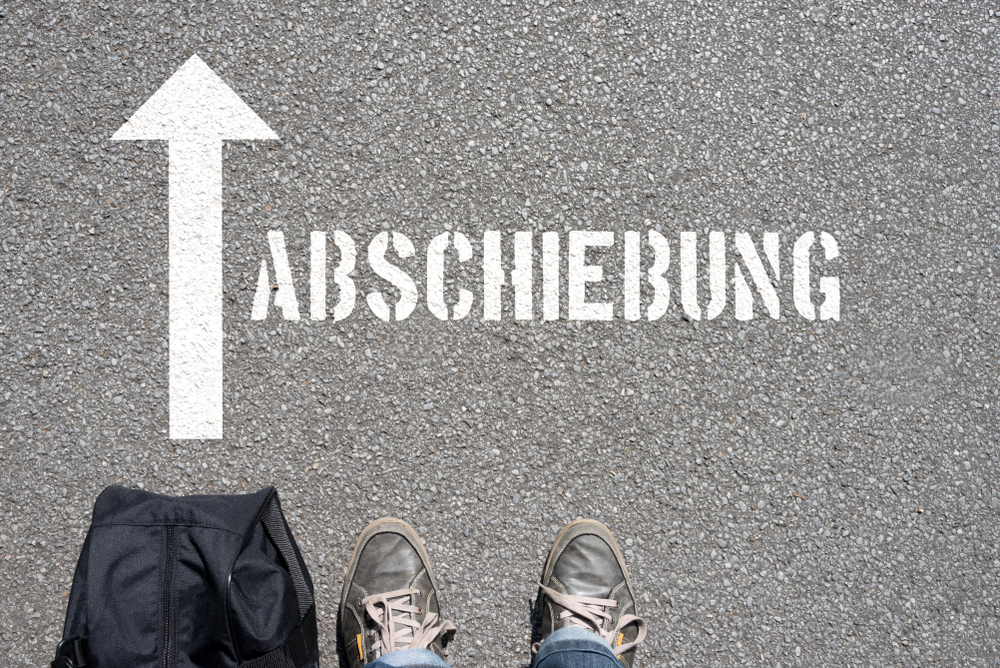 A,Man,With,The,Suitcase,And,The,German,Word,For