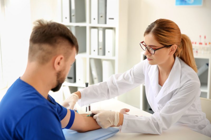 Les pays de l’UE compensent leurs pénuries de personnel de santé aux dépens d’autres pays