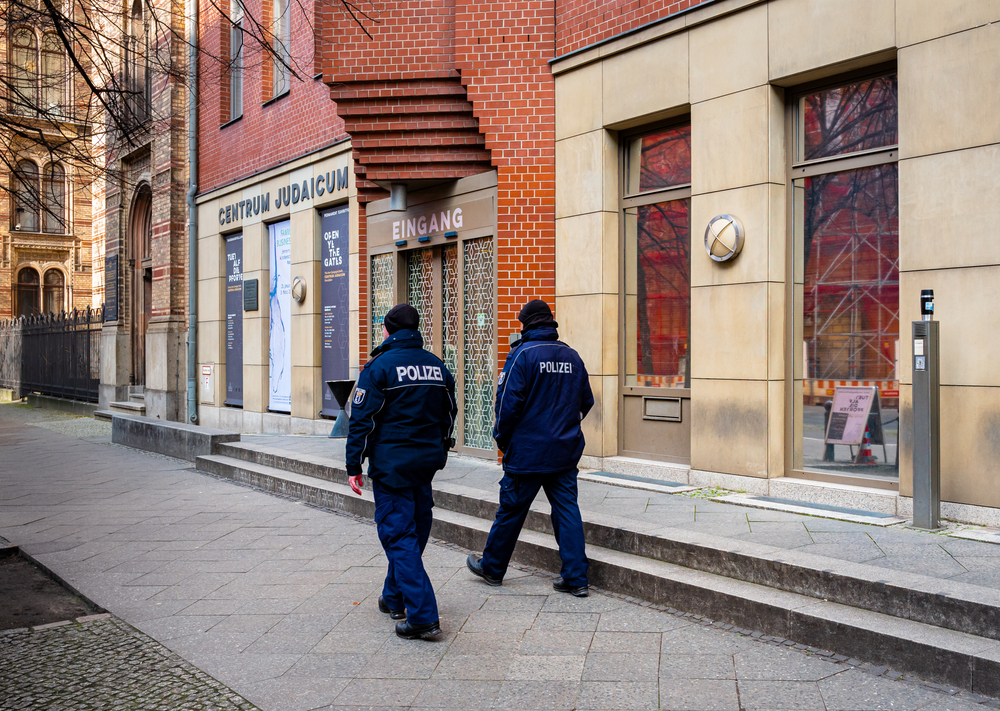 Berlin;,2020,,March,,06,,Police,Patrols,In,Front,Of,The