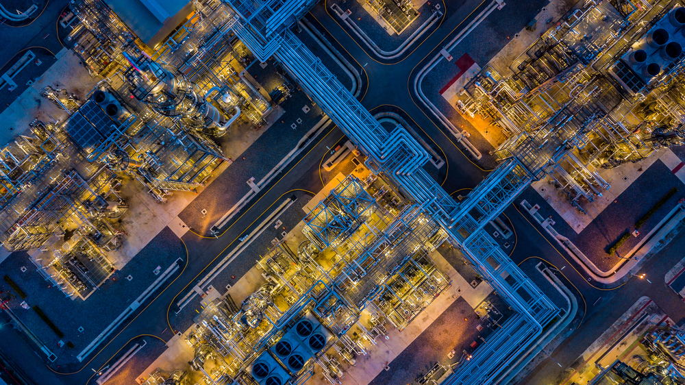 Aerial,Top,View,Oil,And,Gas,Tank,With,Oil,Refinery