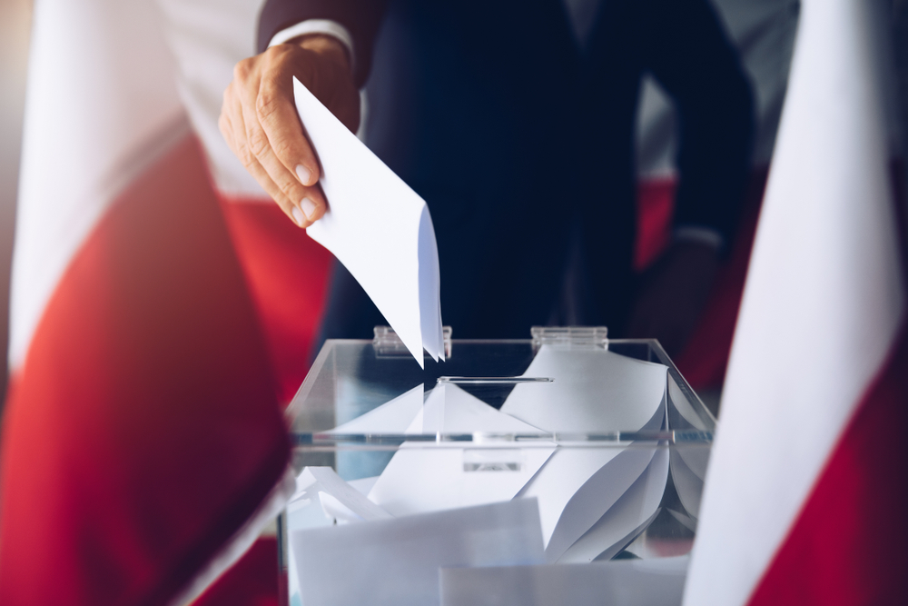 Man,Putting,His,Vote,Do,Ballot,Box.,Political,Elections