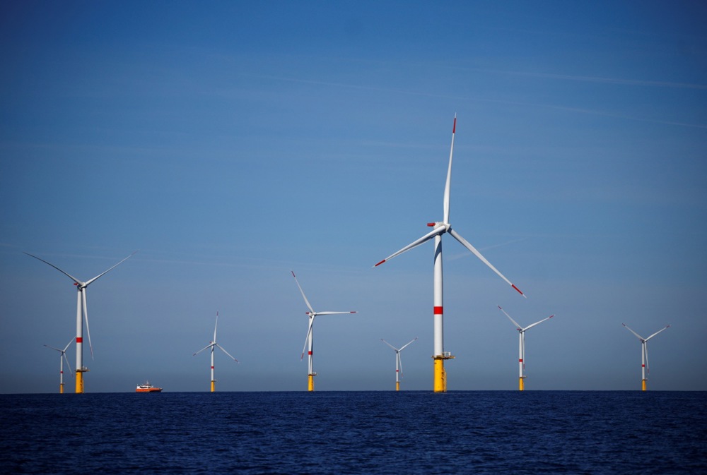 Macron visits the Saint-Nazaire offshore wind farm