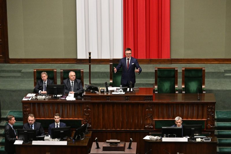Pologne : les forces pro-européennes marquent leur première victoire au parlement